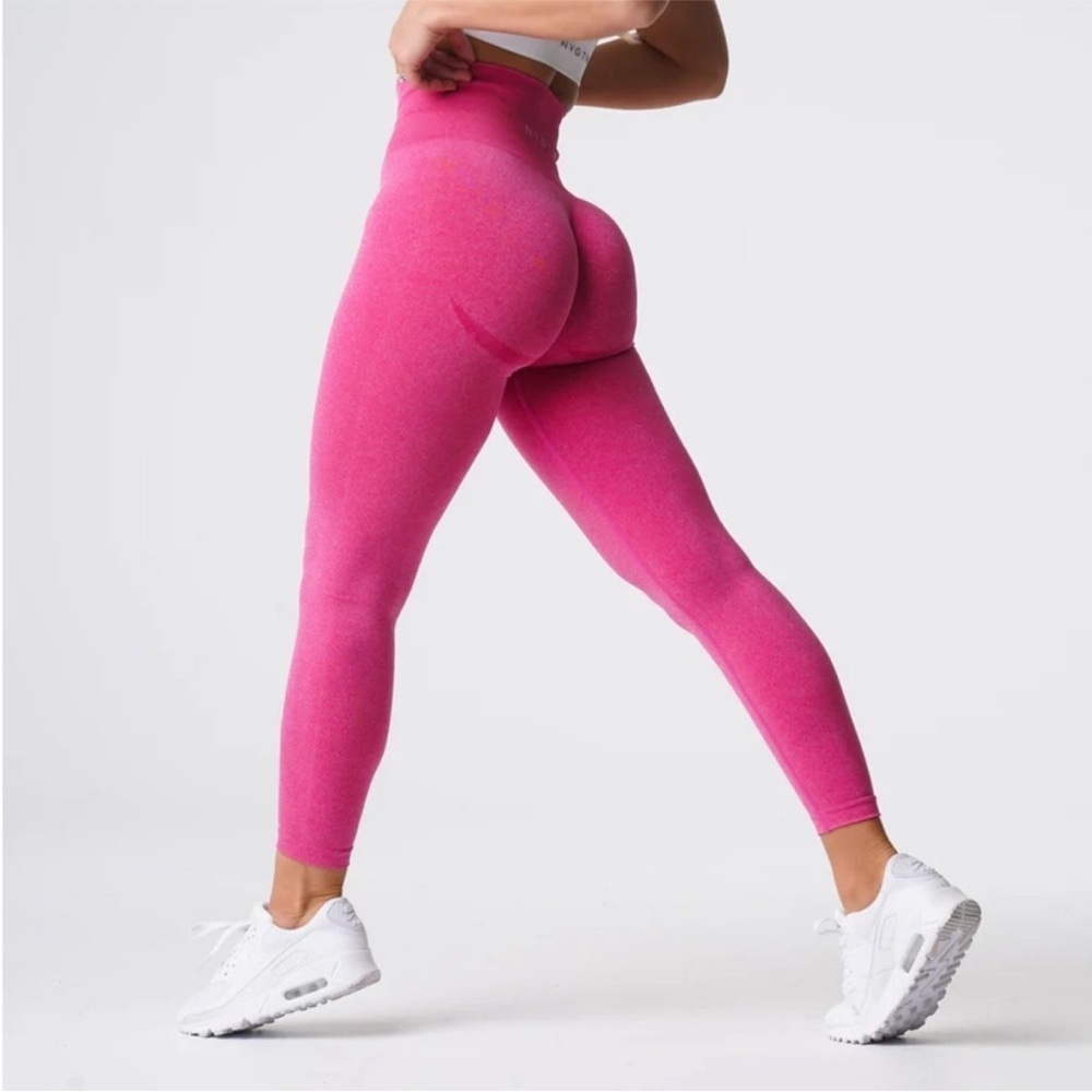 NWT NVGTN Fuchsia Contour Seamless Leggings